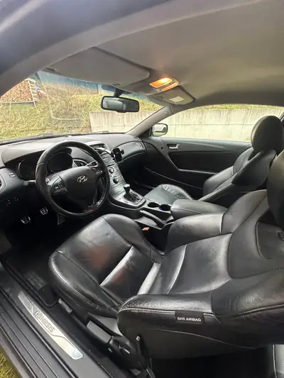 Hyundai Genesis 2.0 Turbo — Coupé sportif, 214 ch, sans sinistre — dettaglio