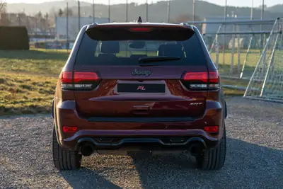 Jeep Grand Cherokee 6.4 V8 HEMI SRT8 — Muscle SUV américain, 468 ch et entretien gratuit — Armaturenbrett
