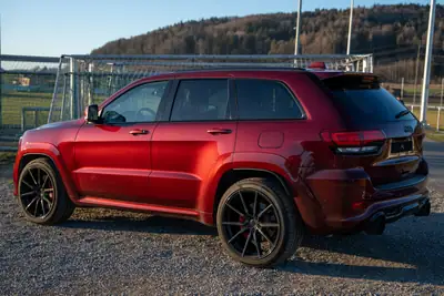 Jeep Grand Cherokee 6.4 V8 HEMI SRT8 — Muscle SUV américain, 468 ch et entretien gratuit — Detail