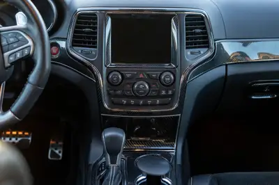 Jeep Grand Cherokee 6.4 V8 HEMI SRT8 — Muscle SUV américain, 468 ch et entretien gratuit — Miniatur 14