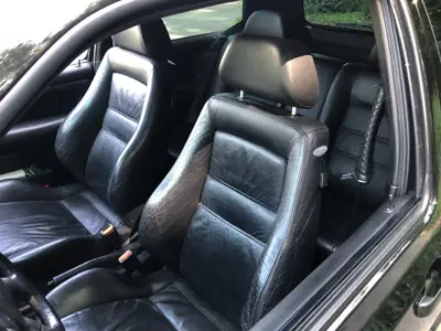 VW Golf 2000 GTI 16V Edition — Sportive des années 90, moteur 150 ch et équipements premium — Miniatura 15
