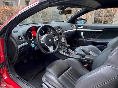 Alfa Romeo Spider 2.2 JTS — Cabriolet légendaire, impeccable avec 31'800 km — Detail