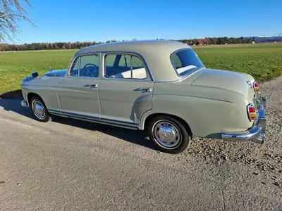 Mercedes-Benz 220 Ponton 1955 — Berline de prestige, 77'000 km, sans accident — côté