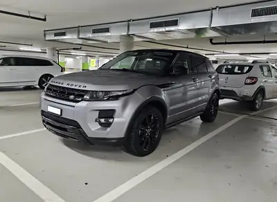 Land Rover Range Rover Evoque 2.0 Si4 Dynamic — SUV compact premium, rare AT9 bien équipé — exterior view