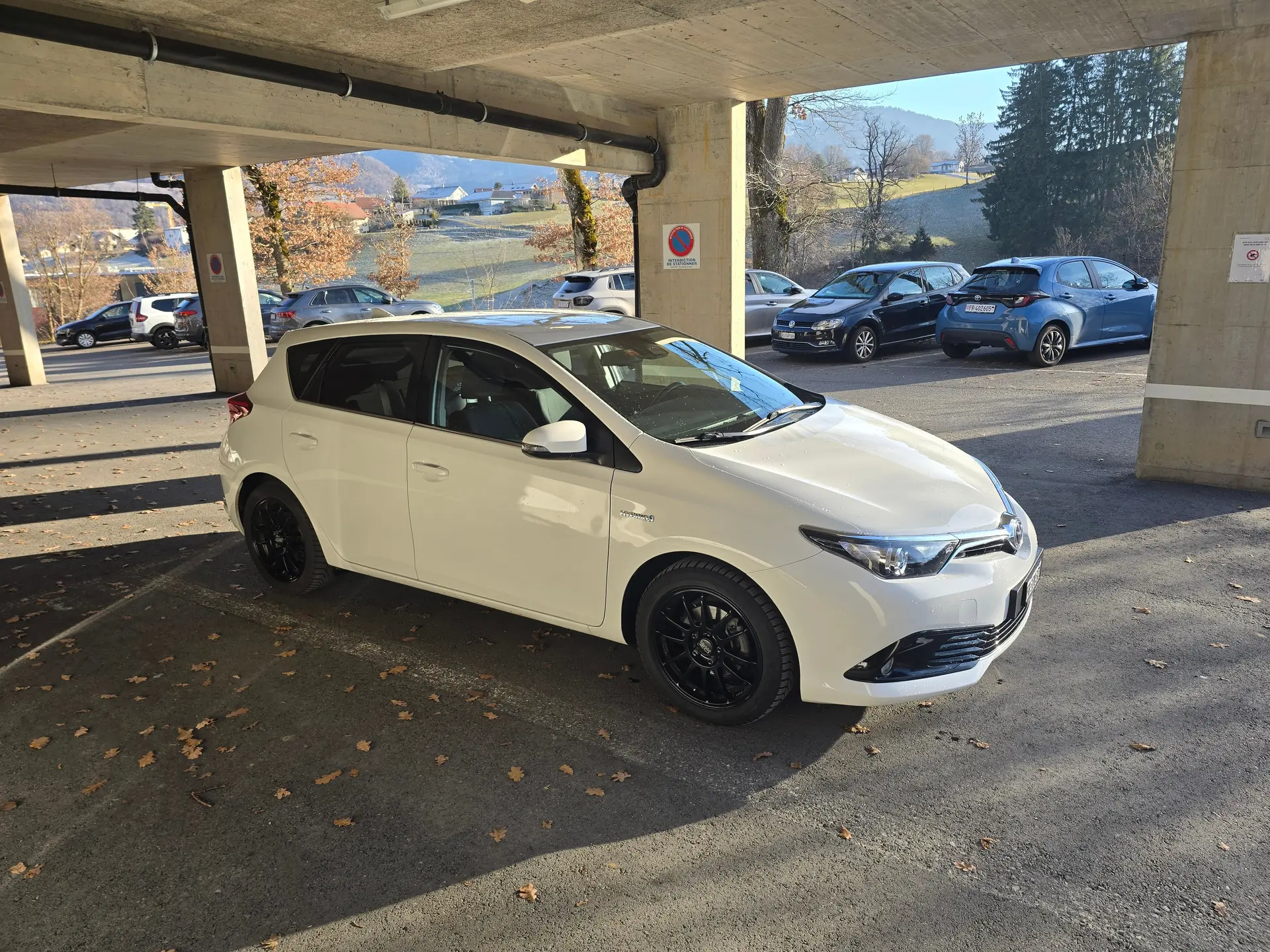 Toyota Auris 2016 occasion Châtel-St-Denis — 1