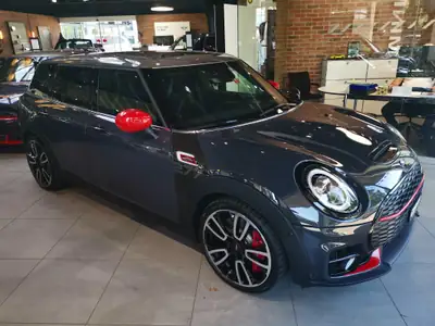 MINI Clubman Cooper John Cooper Works ALL4 — Compacte sportive 306 ch, transmission automatique — vista esterna