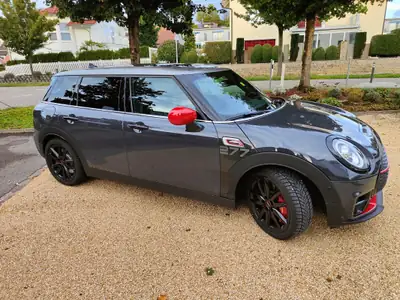 MINI Clubman Cooper John Cooper Works ALL4 — Compacte sportive 306 ch, transmission automatique — fianco