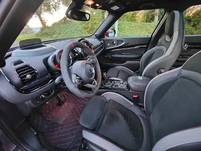 MINI Clubman Cooper John Cooper Works ALL4 — Compacte sportive 306 ch, transmission automatique — interni