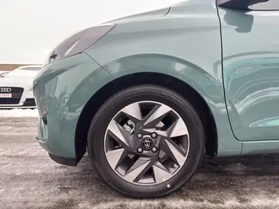 Hyundai i10 1.2 Amplia — Citadine polyvalente, transmission automatique, quasi neuve — Miniature 15