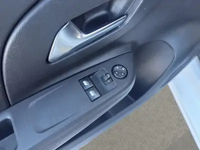 Opel Corsa 1.2 — Citadine fiable, entretien complet, sans sinistre — Thumbnail 14