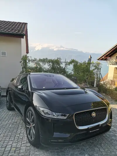 Jaguar I-PACE EV400 First Edition AWD — SUV électrique premium, 85'000 km seulement — exterior view