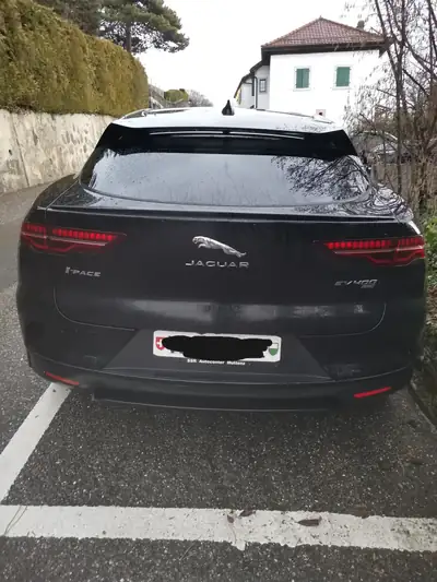 Jaguar I-PACE EV400 First Edition AWD — SUV électrique premium, 85'000 km seulement — detail