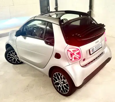 Smart Fortwo EQ Cabrio Prime — Cabriolet électrique 100% zéro émission — tableau de bord