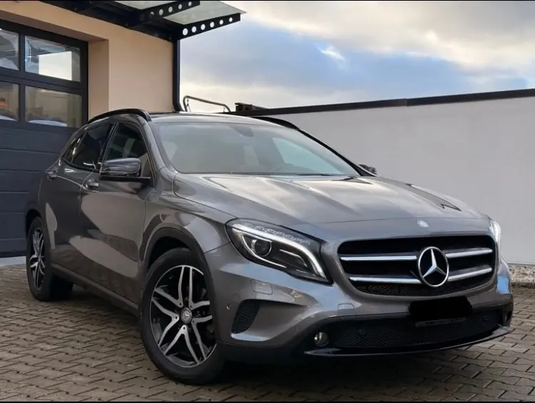 Mercedes-Benz GLA 2016 occasion Neuchâtel — 1