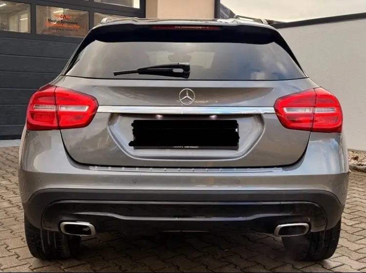 Mercedes-Benz GLA 2016 occasion Neuchâtel — 4