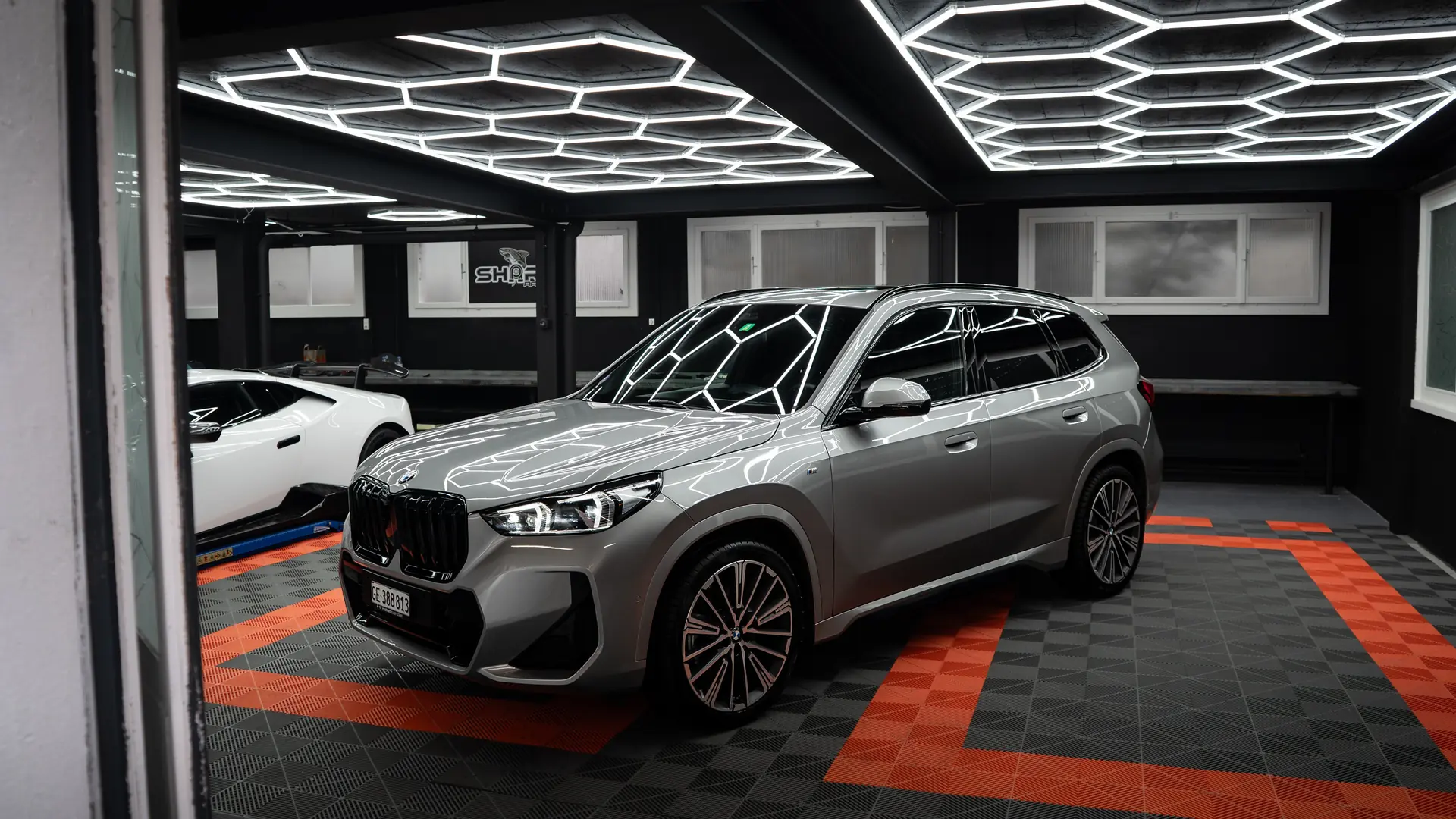 BMW X1 sDrive 20i 48V M Sport Pro 2024 — SUV hybride léger, 17 500 km, garantie BMW — Außenansicht