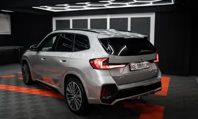 BMW X1 sDrive 20i 48V M Sport Pro 2024 — SUV hybride léger, 17 500 km, garantie BMW — Miniature 7