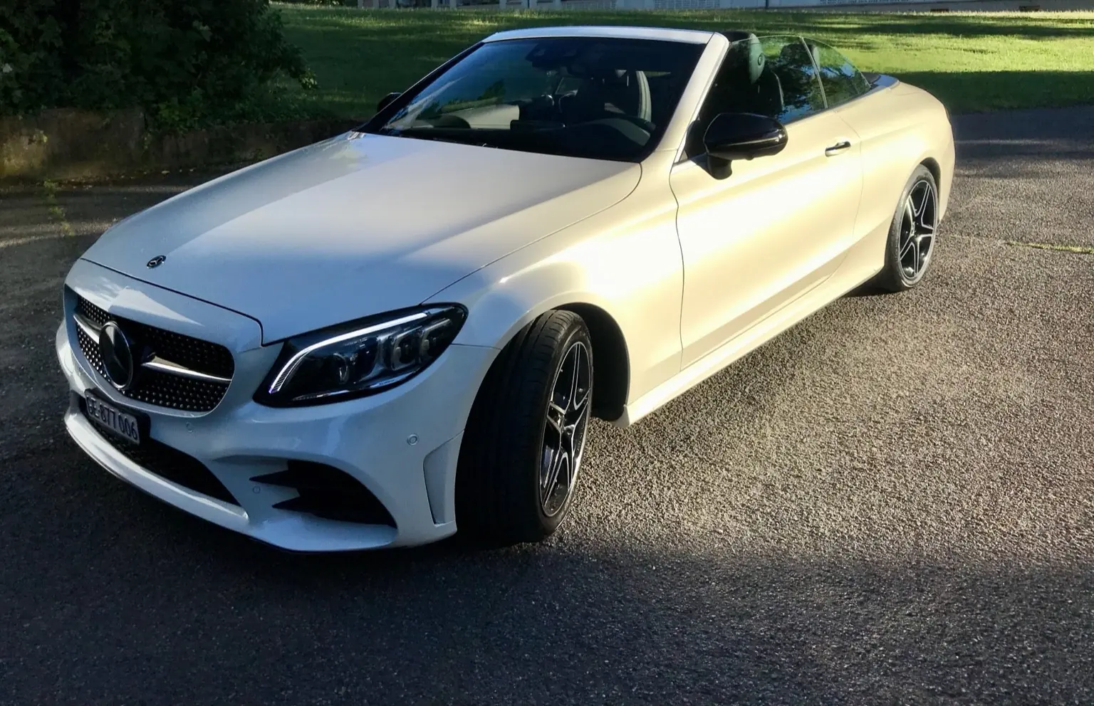 Mercedes-Benz C 200 AMG Line Cabriolet 4Matic — Décapotable sportive, 21'322 km seulement — vista esterna