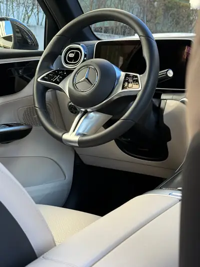 Mercedes-Benz GLC 200 4Matic — SUV hybride léger, première main suisse, très équipé — Miniature 13