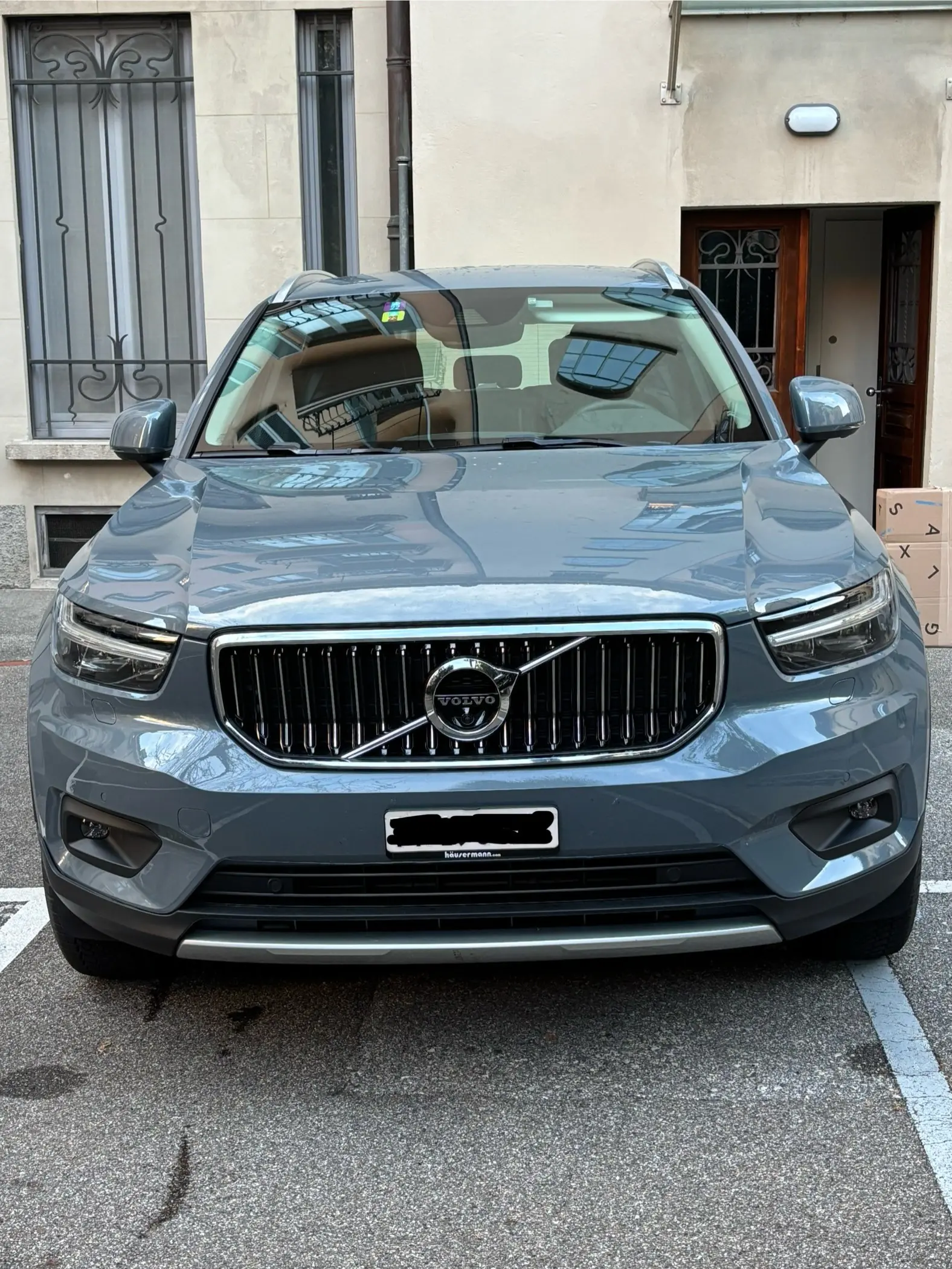Volvo XC40 B4 Mild Hybrid AWD — SUV compact efficient, 40'000 km seulement