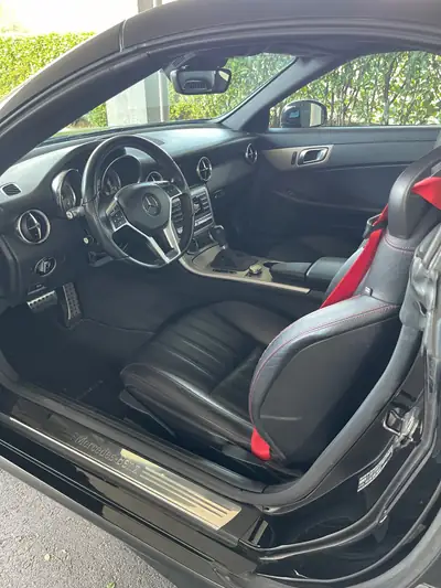 Mercedes-Benz SLK 250 7G-Tronic — Cabriolet sportif, 60'000 km, sans accident — fianco