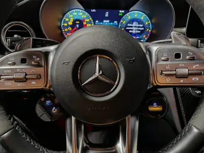 Mercedes-Benz C 63 S AMG — Performance extrême et élégance familiale en version break — Miniatur 17