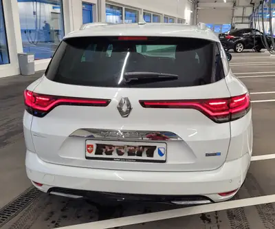 Renault Megane Grandtour 1.6 E-Tech Zen — Hybride rechargeable, 85'000 km, sans accident — Armaturenbrett