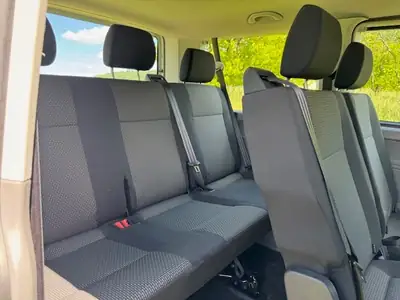 VW T6.1 2.0 TDI 4Motion — Monospace utilitaire 8 places, 4 roues motrices, première main — Innenraum