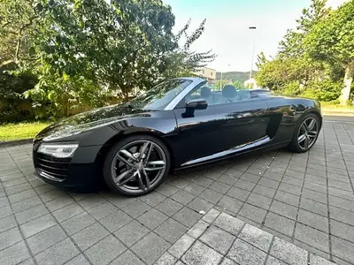 Audi R8 Cabriolet — Supercar décapotable, 430 ch et seulement 35'000 km — interni