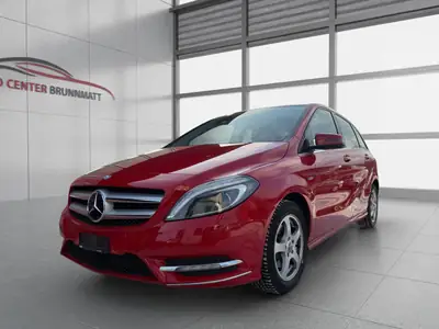 Mercedes-Benz B 180 Active Edition — Monospace compact automatique, entretien irréprochable — exterior view