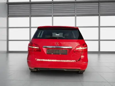 Mercedes-Benz B 180 Active Edition — Monospace compact automatique, entretien irréprochable — interior