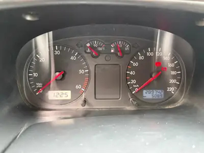 VW T4 2.0 — Utilitaire spacieux 2001, moteur fiable et polyvalent — arrière