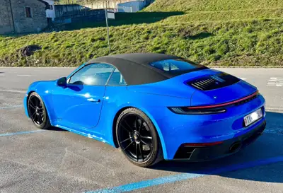 Porsche 911 Carrera 4 GTS Cabriolet — Décapotable sport 480 ch, seulement 21'000 km — arrière