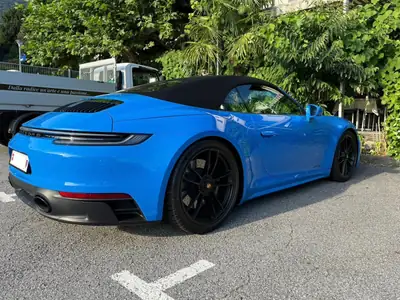 Porsche 911 Carrera 4 GTS Cabriolet — Décapotable sport 480 ch, seulement 21'000 km — détail