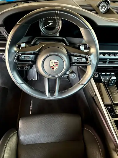 Porsche 911 Carrera 4 GTS Cabriolet — Décapotable sport 480 ch, seulement 21'000 km — Miniature 7