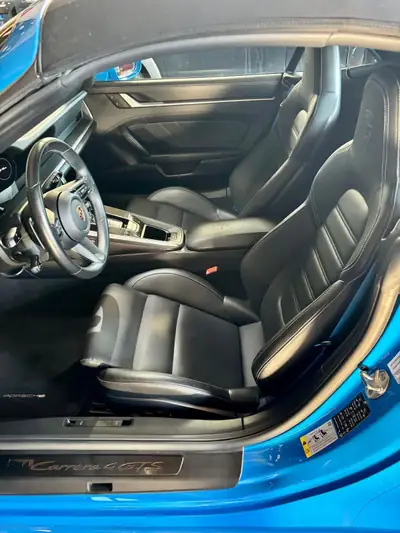 Porsche 911 Carrera 4 GTS Cabriolet — Décapotable sport 480 ch, seulement 21'000 km — Miniature 8