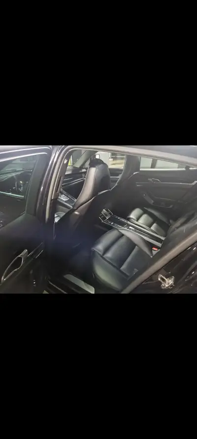 Porsche Panamera 4S 3.0 PDK — Grand berline de luxe, 420 ch et transmission intégrale — detail