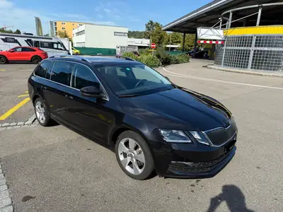 Skoda Octavia Combi 2.0 TSI — Break polyvalent, 190 ch dynamiques, finition Clever — arrière