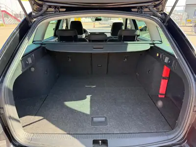 Skoda Octavia Combi 2.0 TSI — Break polyvalent, 190 ch dynamiques, finition Clever — Miniature 9