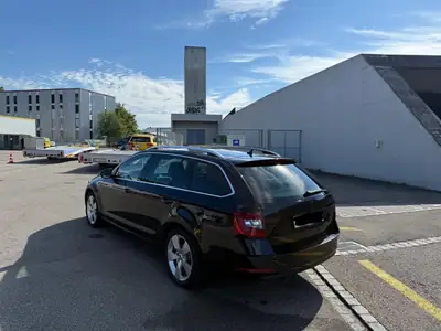Skoda Octavia Combi 2.0 TSI — Break polyvalent, 190 ch dynamiques, finition Clever — Miniature 7