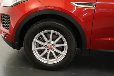 Jaguar E-PACE 2.0 P200 SE AWD — SUV Compact Dynamique, 63'000 km seulement — dashboard