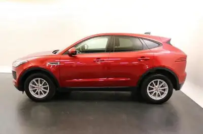 Jaguar E-PACE 2.0 P200 SE AWD — SUV Compact Dynamique, 63'000 km seulement — interior