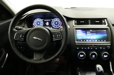 Jaguar E-PACE 2.0 P200 SE AWD — SUV Compact Dynamique, 63'000 km seulement — Thumbnail 9