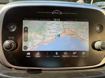 FIAT 500X 120th Anniversary — Compact SUV élégant, 53 500 km, équipement complet — Miniature 17