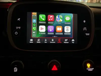 FIAT 500X 120th Anniversary — Compact SUV élégant, 53 500 km, équipement complet — Miniature 22