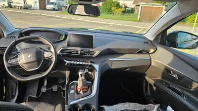 Peugeot 5008 1.2 PureTech Active — 7 places, entretien complet, état impeccable — Heckansicht