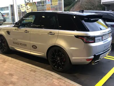 Land Rover Range Rover Sport SI6 MHEV — Luxe et Performance Hybride, 122'000 km — vista posteriore