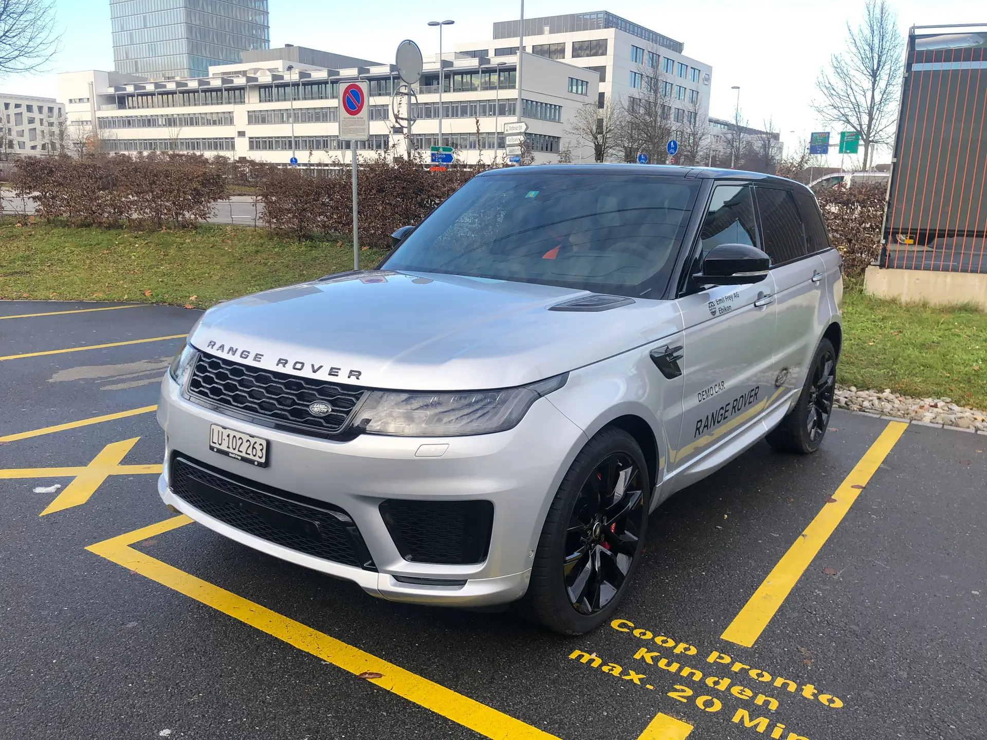 Land Rover Range Rover Sport SI6 MHEV — Luxe et Performance Hybride, 122'000 km — vista esterna