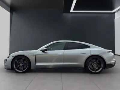 Porsche Taycan Turbo S — Berline électrique haute performance, 20'000 km seulement — Thumbnail 7