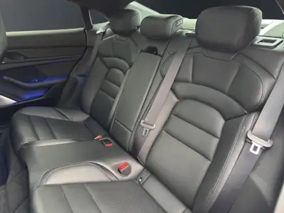 Porsche Taycan Turbo S — Berline électrique haute performance, 20'000 km seulement — Thumbnail 12